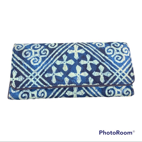 Vera Bradley Handbags - Vera Bradley Trifold Wallet Cuban Tiles Blue Quilted Cotton Magnetic 15707-G03